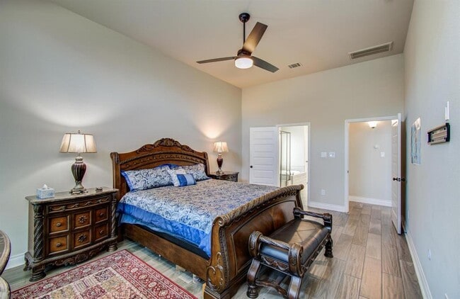 Building Photo - 10838 Bouldin Creek