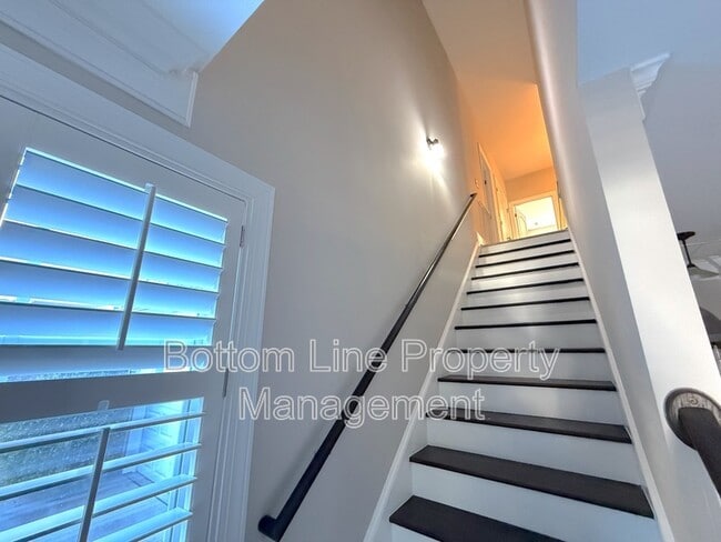 Building Photo - 5200 Craftsman Ridge Dr