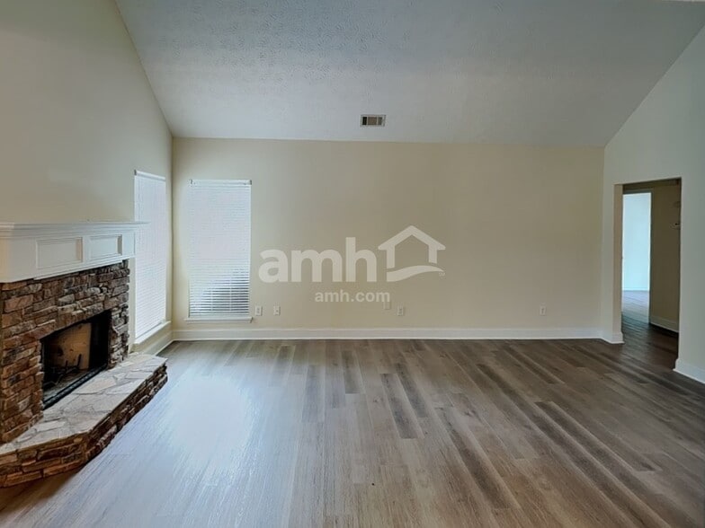 Building Photo - 1365 Morrow Dr
