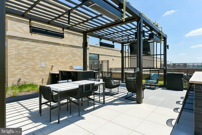 Building Photo - 901 H St NE