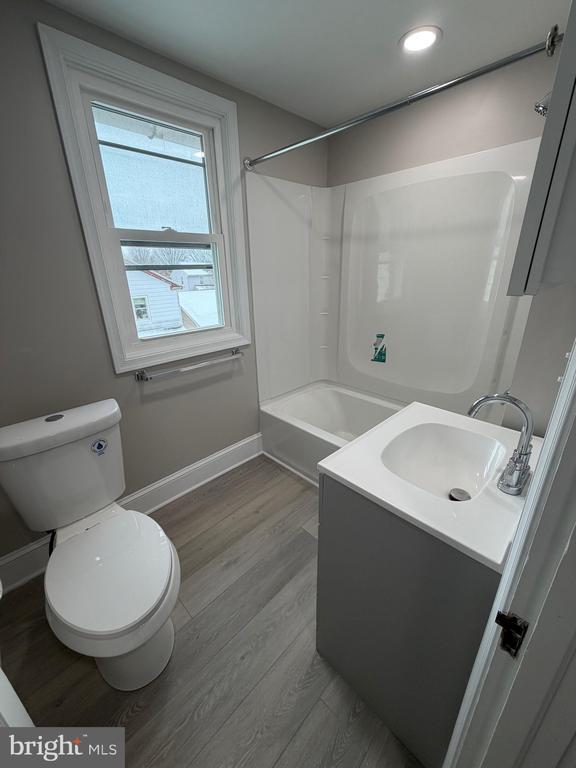 Building Photo - 41 W Reliance Rd