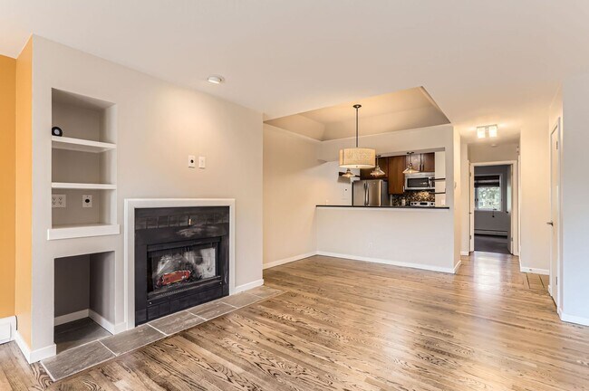 Building Photo - AMAZING LOCATION 2 Bed 2 Bath Condo In The Heart of Downtown Boulder