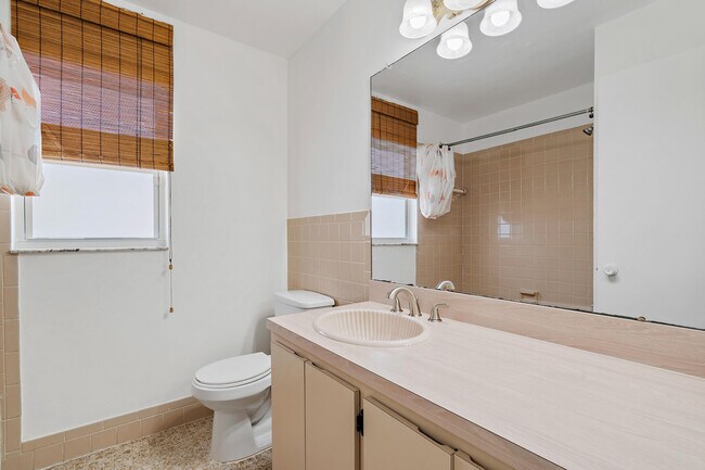Building Photo - 8667 Uranus Terrace
