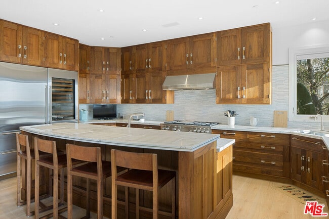 Building Photo - 1347 Palisades Beach Rd