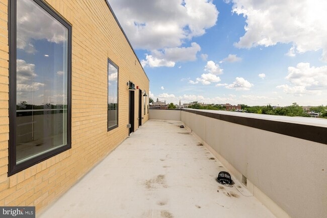 Building Photo - 3215 Mt Pleasant St NW