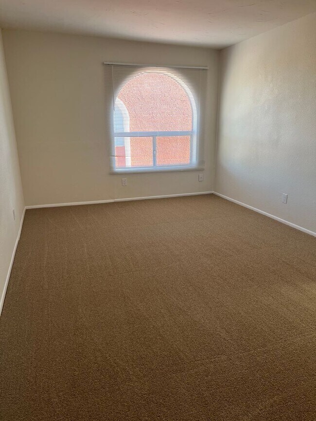 Building Photo - 914 N Belvedere Ave