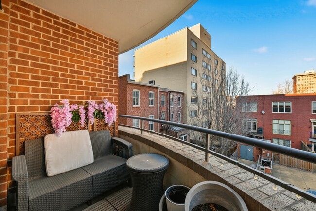 Building Photo - 1401 17th St NW