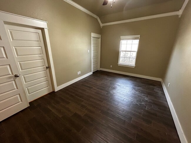 Building Photo - Napa Cottages