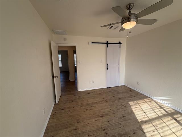 Building Photo - 8 Trails Pl