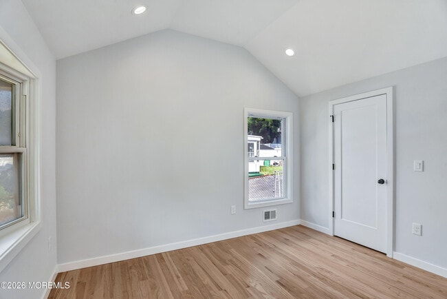 Building Photo - 769 Cliffwood Ave