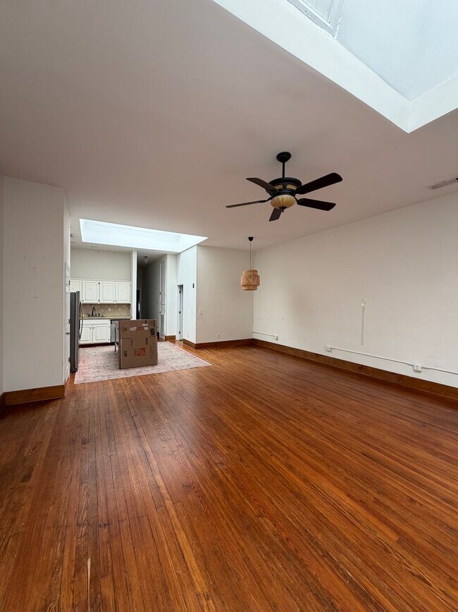 Building Photo - 115 12th St