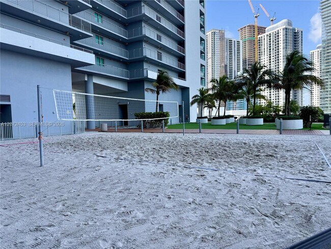 Building Photo - 888 Biscayne Blvd
