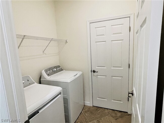 Building Photo - 9169 Glenforest Dr