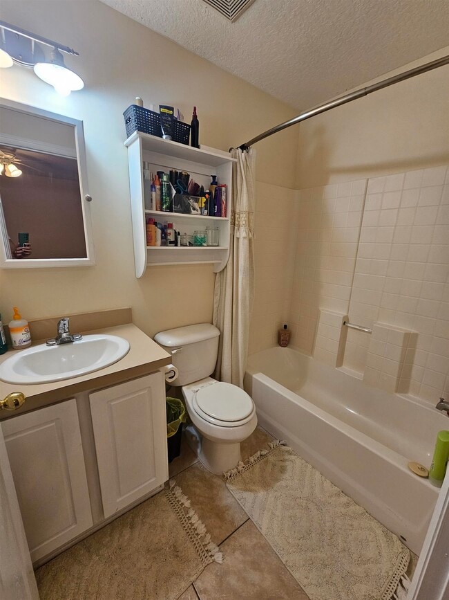 Building Photo - 985 Cooper St