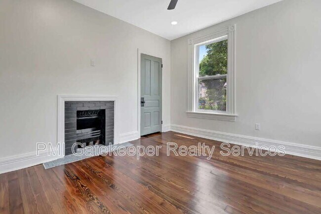 Building Photo - 3020 Daytona Ave