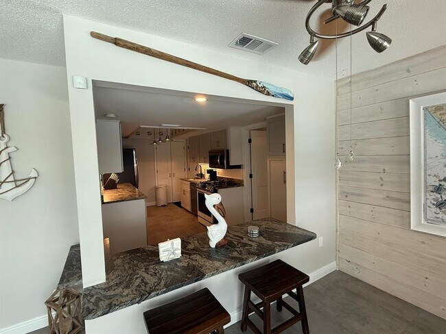 Building Photo - 1425 Appian Dr