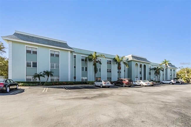 Building Photo - 1706 Belleair Forest Dr