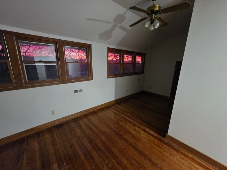 Building Photo - 300 1st St