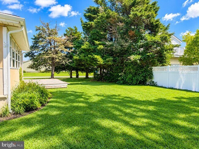 Building Photo - 139 Loganberry Ln