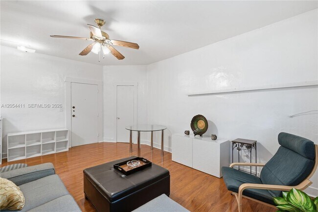 Building Photo - 3409 S Le Jeune Rd