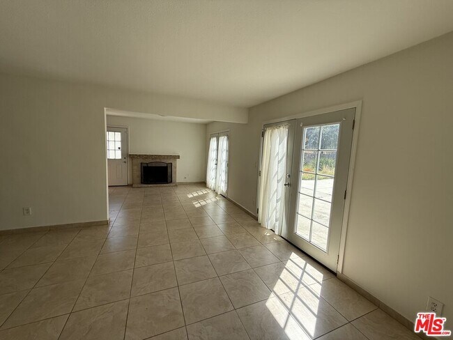 Building Photo - 5867 Cape Horn Dr