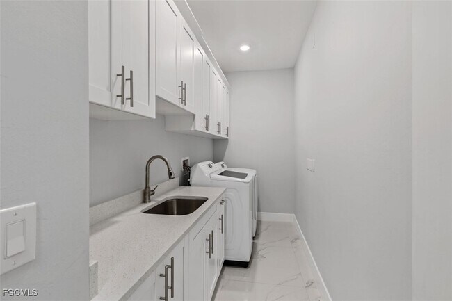 Building Photo - 2709 6th St W