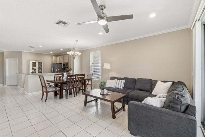 Building Photo - 9911 Porta Leona Ln