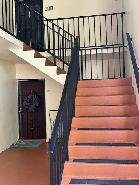 Building Photo - 161 Lake Frances Dr