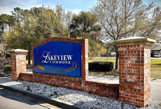 Building Photo - 3 Bedroom 2.5 Bath Townhouse in Lakeview Commons - Goose Creek