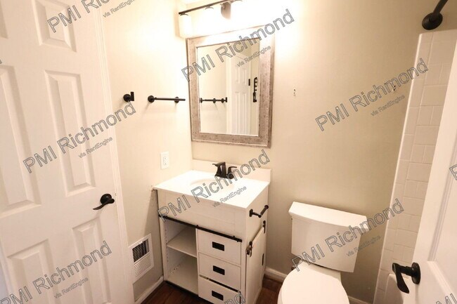 Building Photo - 4802 Ballyshannon Ct