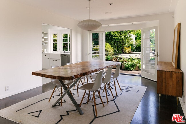 Building Photo - 4217 Cromwell Ave