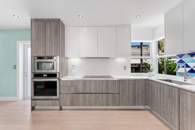 Building Photo - 7901 Noremac Ave