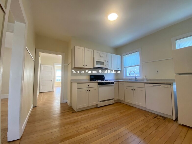Primary Photo - 65 Wareham St
