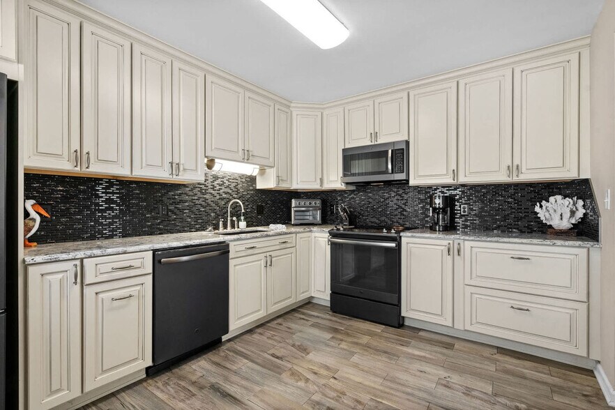 Building Photo - 30A Indian Oak Ln