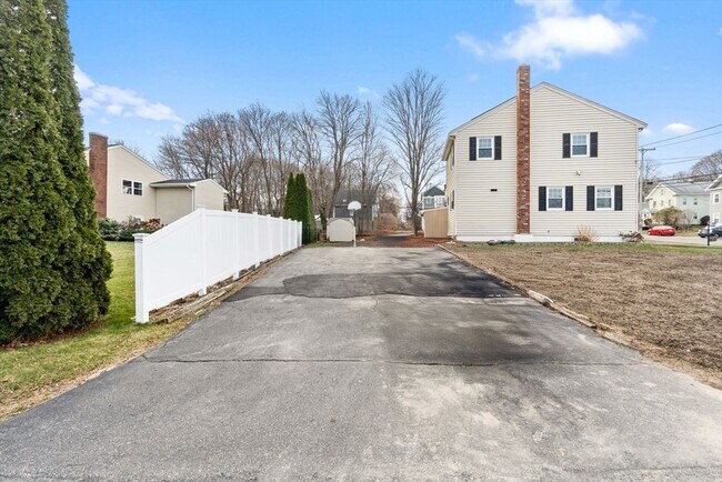 Building Photo - 70 W High St