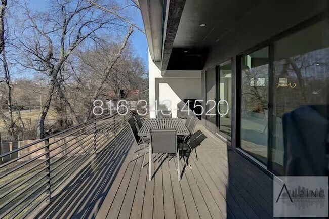 Building Photo - Fully Furnished Short or Mid Term Rental