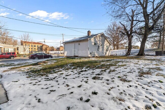 Building Photo - 4102 California Ave