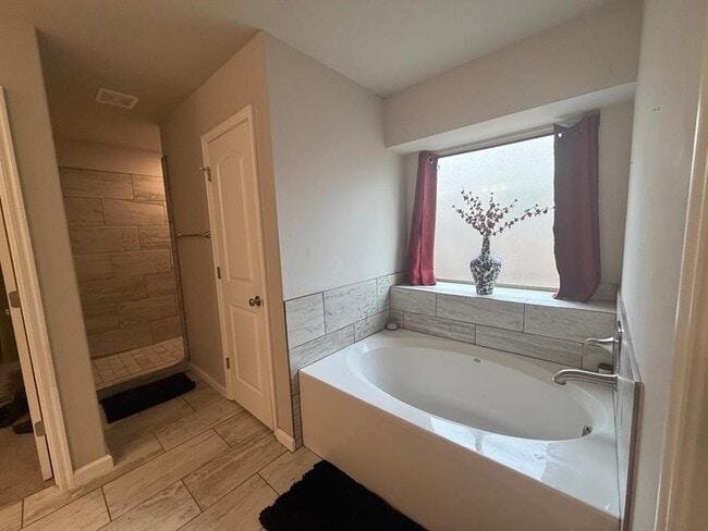 Building Photo - 7712 Windstone Dr