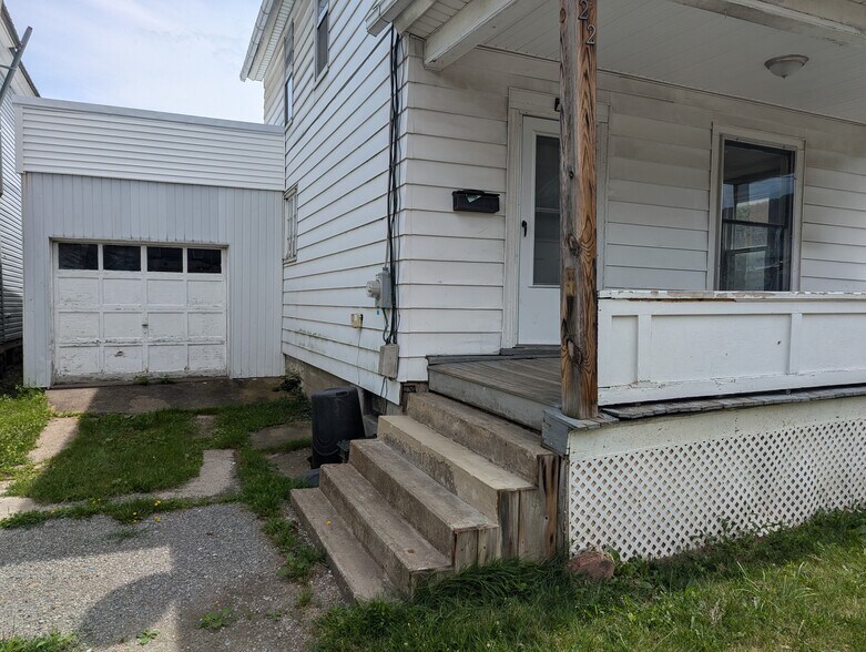 Building Photo - 22 Charlotte Ave