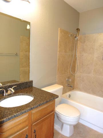 Building Photo - Three bedroom, two bath home!