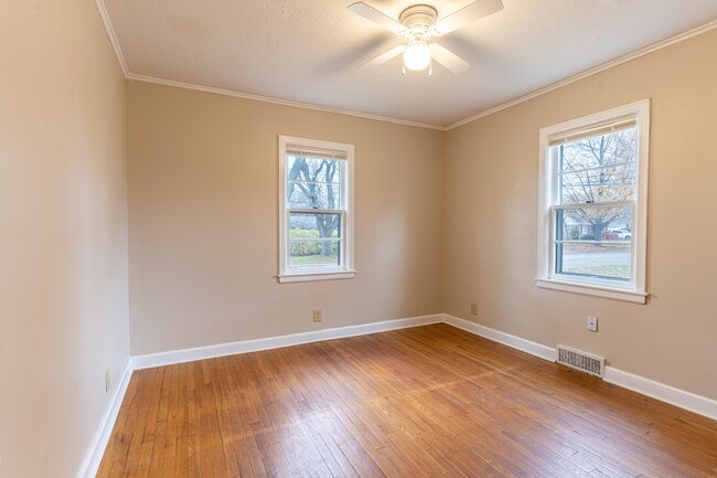 Building Photo - 2123 Lawndale Ave