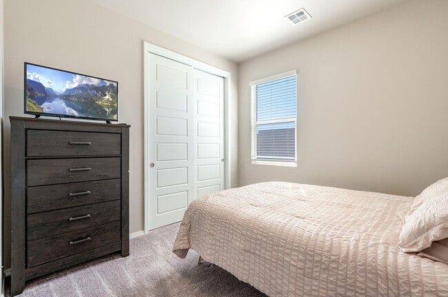 Building Photo - 2313 Melon Ridge Loop NE