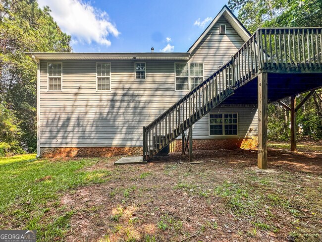 Building Photo - 335 Paradise Dr