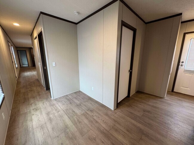 Building Photo - 114 Shady Grove Dr