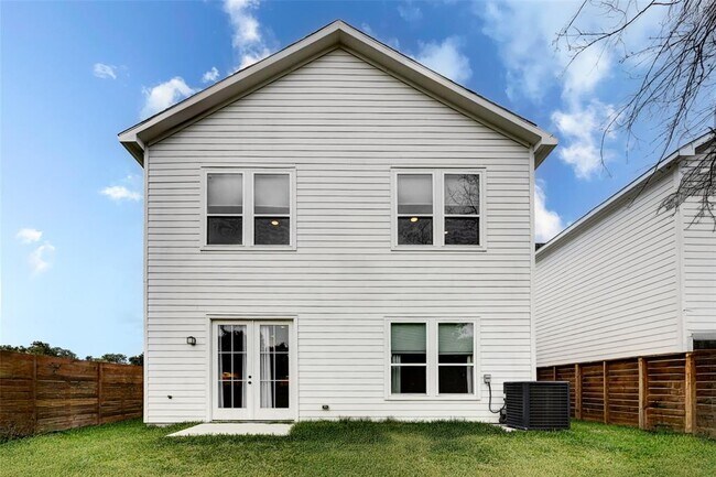 Building Photo - 7810 Kenton St