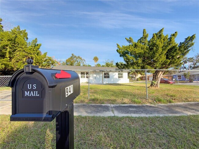 Building Photo - 941 Kathy St