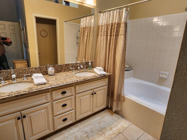 Building Photo - 41705 Palmetto Ln