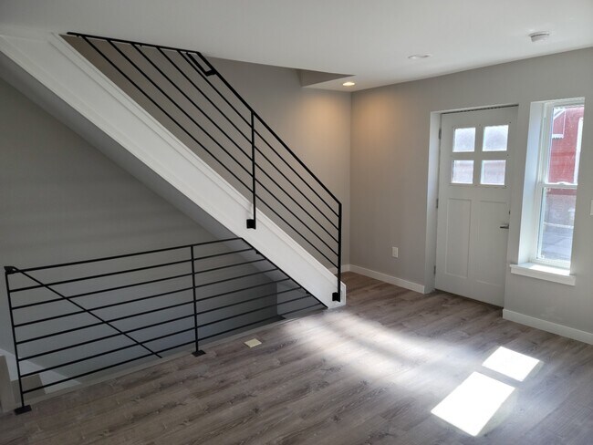 Building Photo - 2953 Edgley St