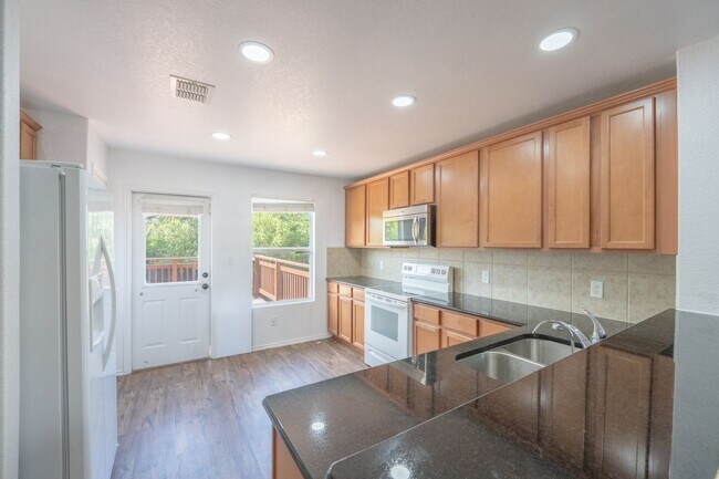 Building Photo - 11326 Fine Design