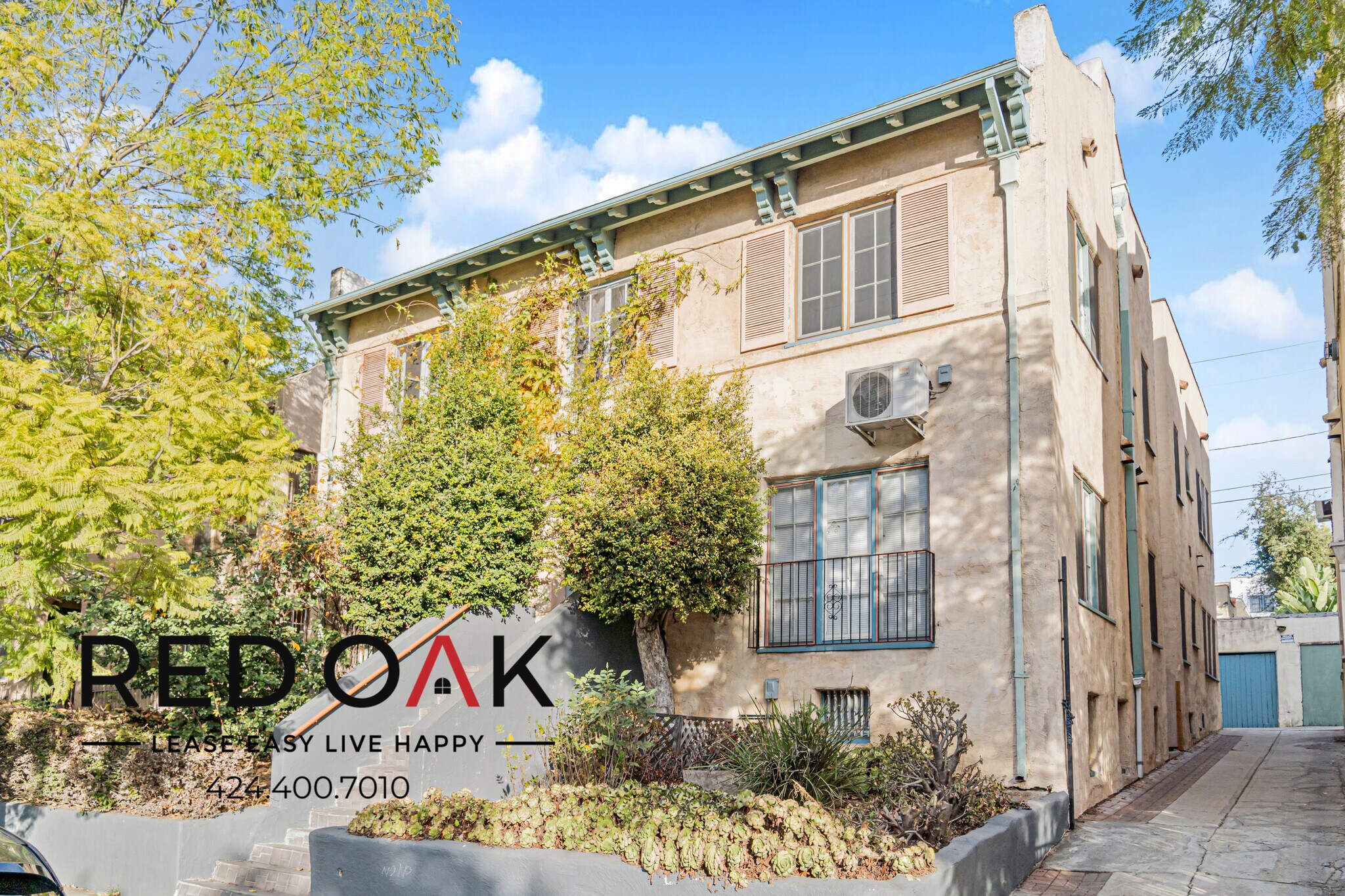 Building Photo - 852 N Oxford Ave